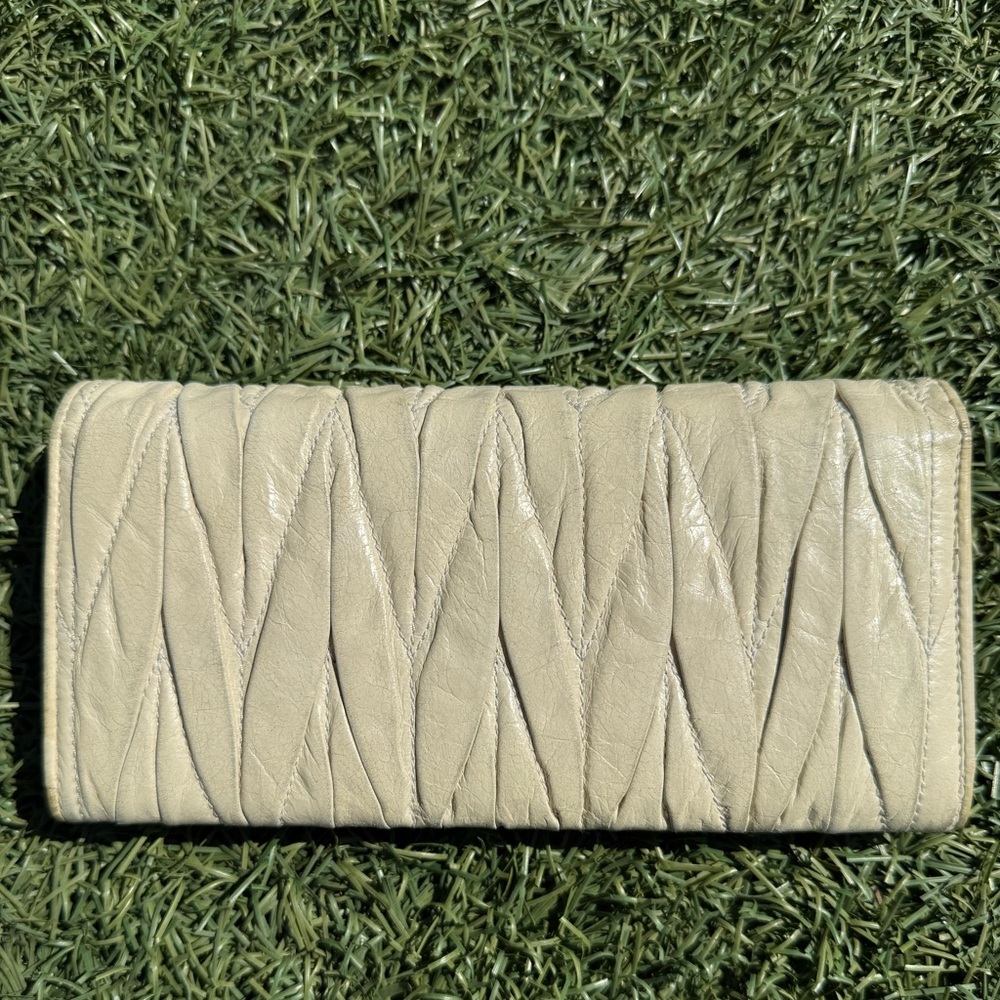 ✨Miu Miu Cream Long Leather Wallet - Picture 8 of 8